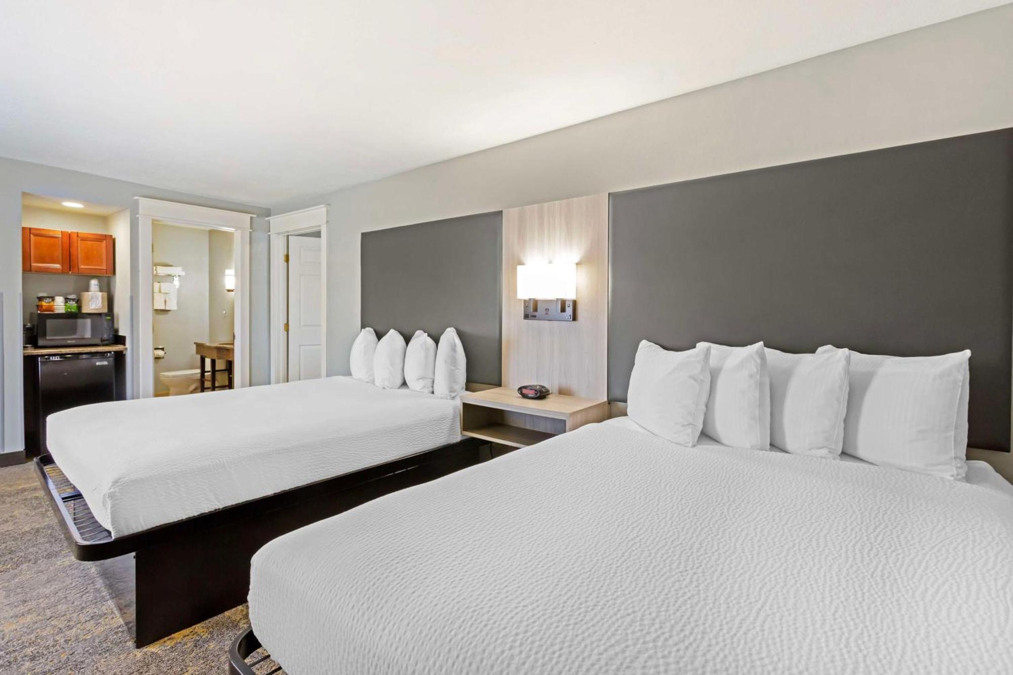 Best Western Plus Weston Inn Logan Bagian luar foto