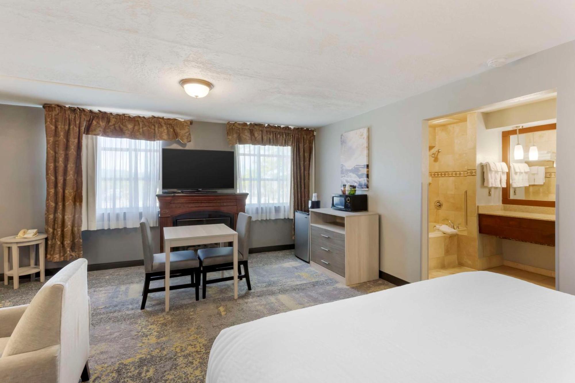 Best Western Plus Weston Inn Logan Bagian luar foto